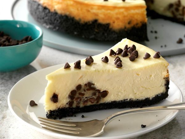 Chocolate-Chip-Cookie-Dough-Cheesecake_EXPS_CHMZ19_9562_C10_25_10b-6